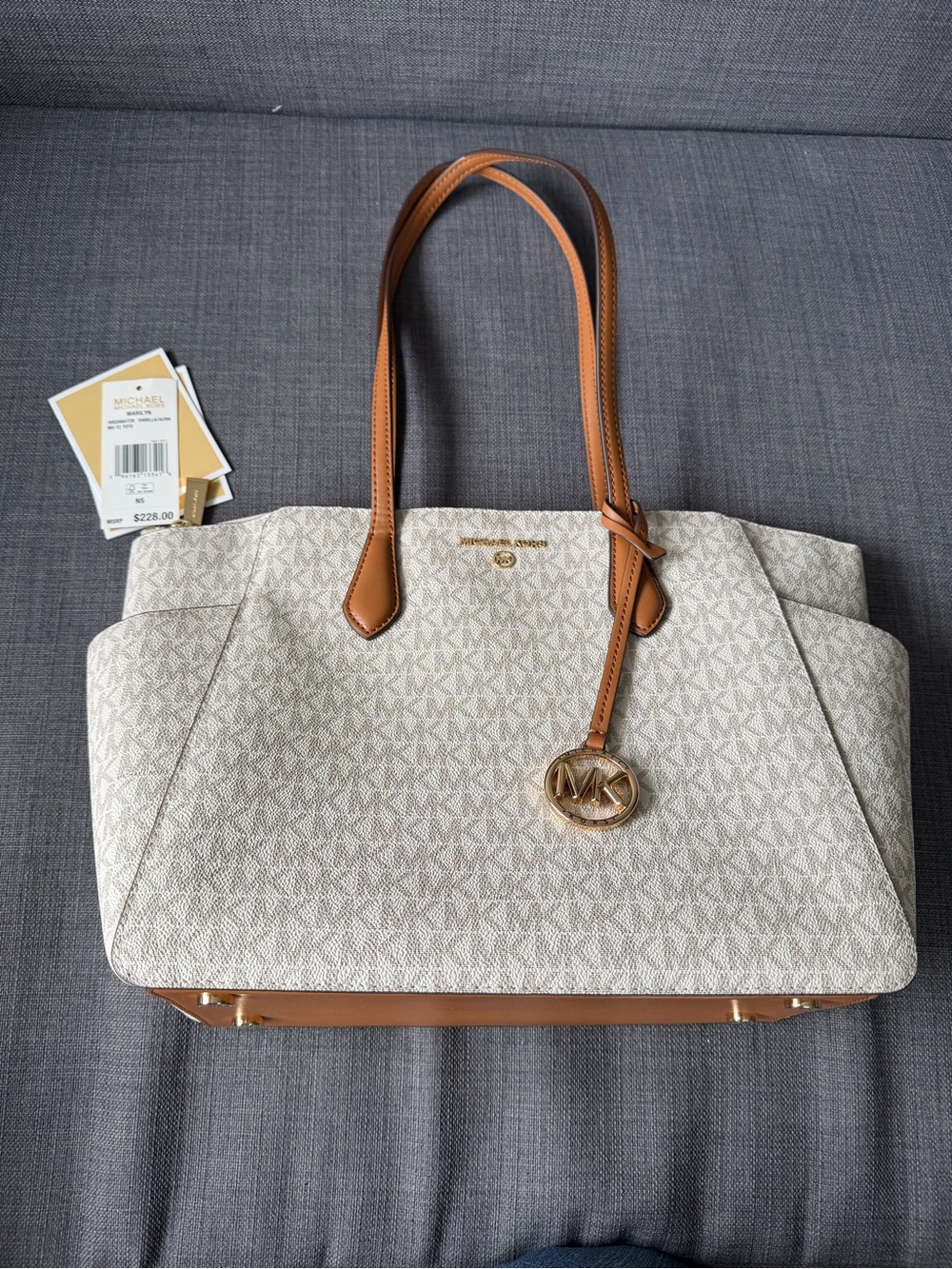Michael Kors Marilyn Tote in Vanilla/Acorn medium